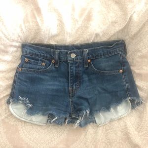 Vintage Levi’s cut off shorts
